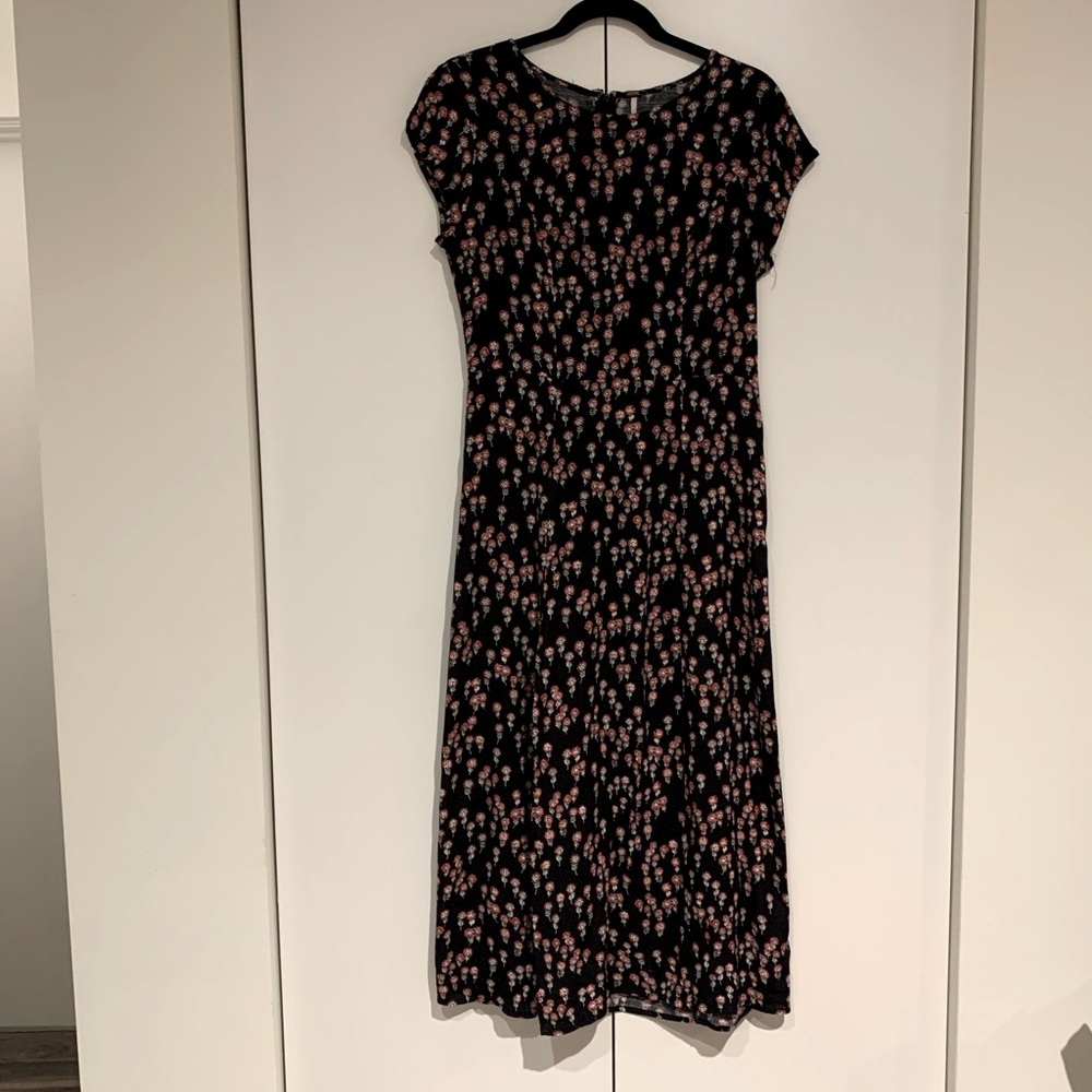 Free People short sleeve floral print midi dress with slit, size S